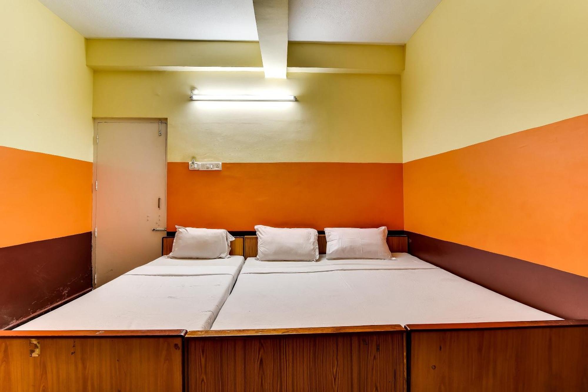 Hotel O Srinivasa Residency Lodge Тирупати Екстериор снимка
